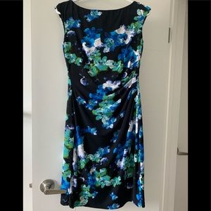 Sleeveless navy blue dress